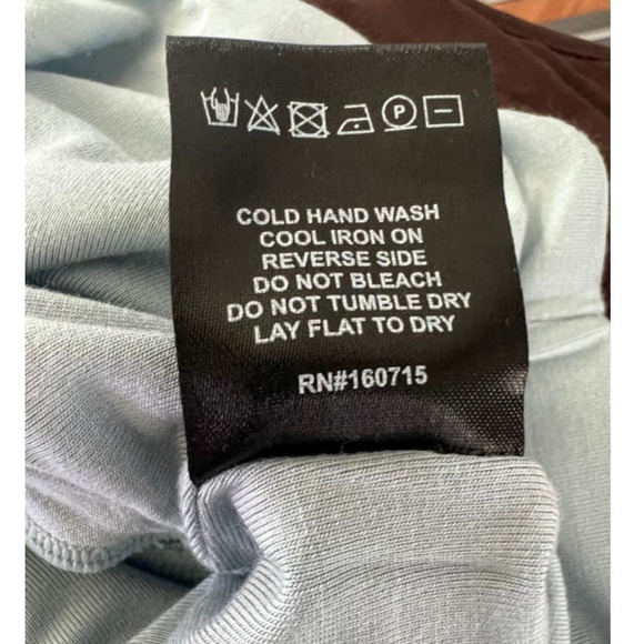 Ser.O.Ya Artemis Long Sleeved Crop Top in Gray Blue - Picture 12 of 12